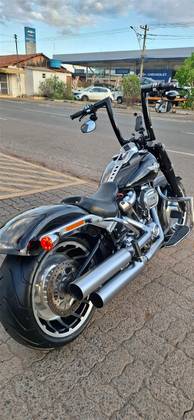 HARLEY-DAVIDSON SOFTAIL FAT BOY 114 